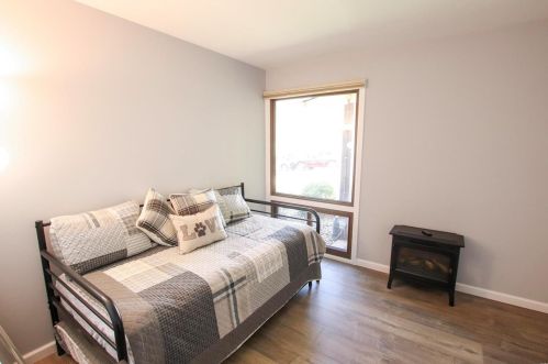 1550 Ross Ave, Saint Louis MO 63146-3817 exterior