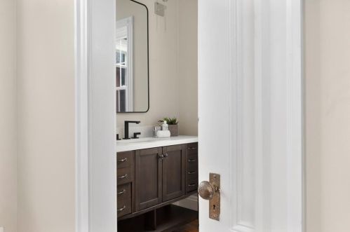 294 Doyle Ave, Providence RI  02906-3355 exterior