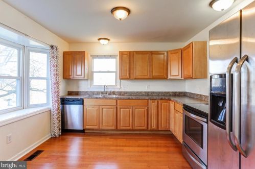 7969 Somerset St, Hummelstown, PA 17036-9349