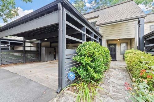 71 Forrest Pl, Atlanta, GA 30328-4870