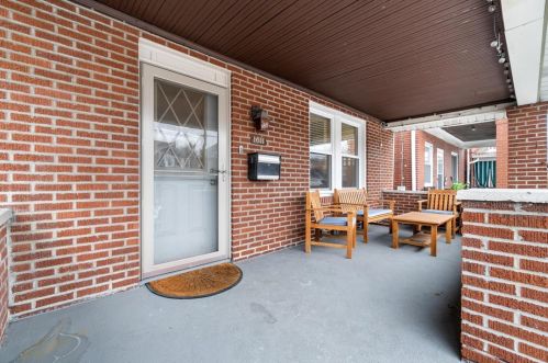 1611 Chislett St, Pittsburgh PA  15206-1312 exterior