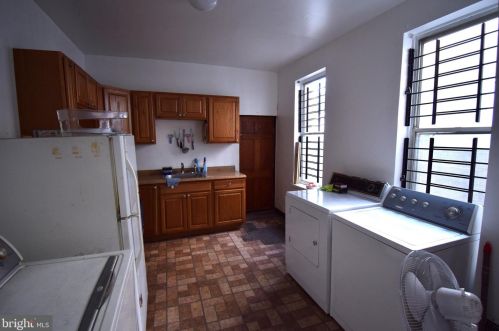 2224 11 St, Philadelphia PA 19133-1002 exterior