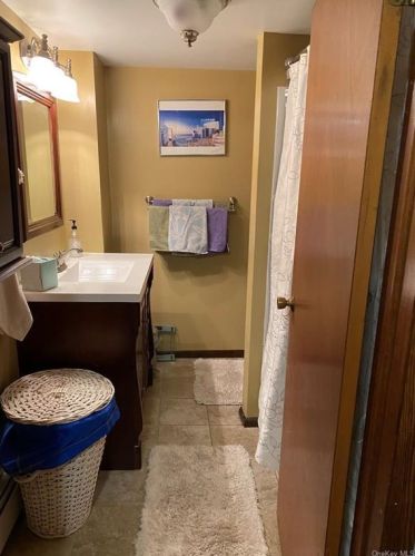 43 Liberty St, Middletown NY 10940-5520 exterior