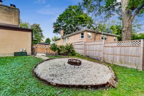 6878 Lehigh Ave, Chicago IL  60646-1406 exterior