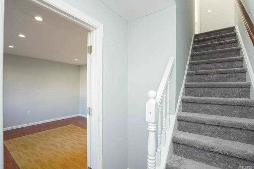 17 Caldwell St, Huntington Station NY 11746-1859 exterior