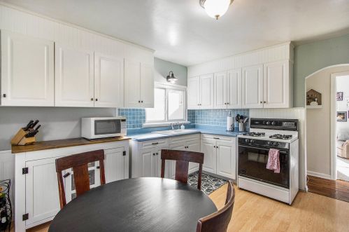 313 G Ave, Kalamazoo MI 49004-2119 exterior