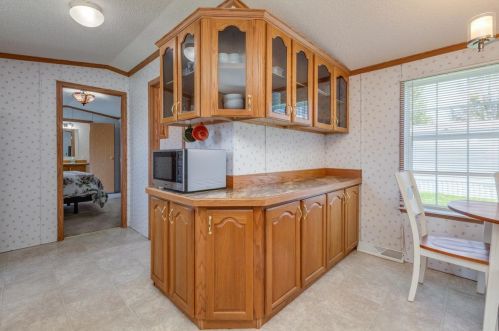 8 Rex Dr, Concord NH 03303-4166 exterior