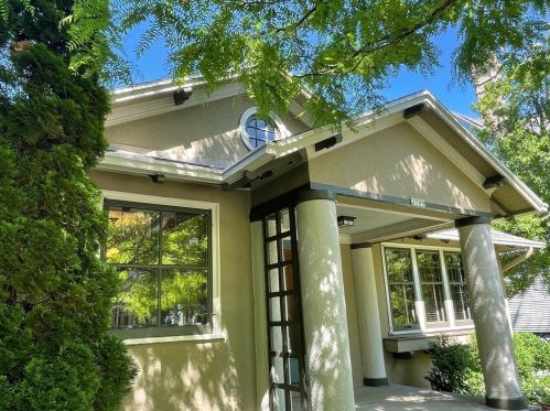 2709 Farwell Ave, Milwaukee, WI 53211-3759