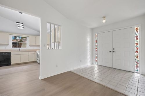 812 102 Ave, Naples FL 34108-3216 exterior