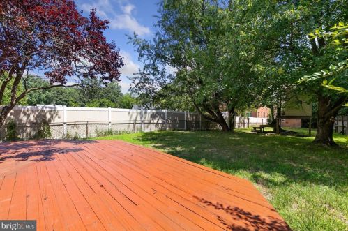 13763 Travilah Rd, Rockville MD 20850-3532 exterior