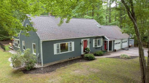 41 Ridgewood Dr, Concord, NH 03304-3510