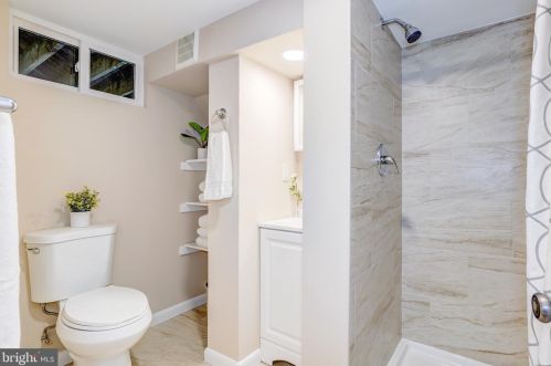 102 Mannakee St, Rockville MD 20850-1914 exterior