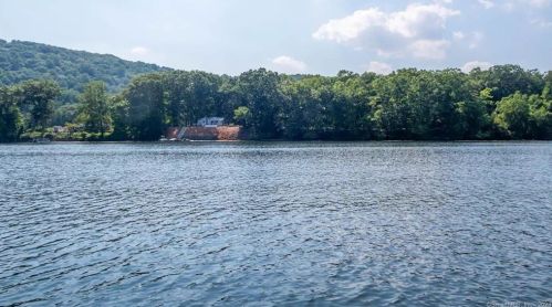 236 Roosevelt Dr, Seymour CT 06483-2118 exterior