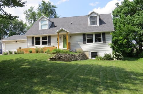 1751 Fulton St, Grand Rapids, MI 49503-3868