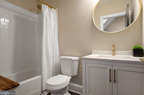 829 Shippen St, Lancaster PA  17602-2043 exterior