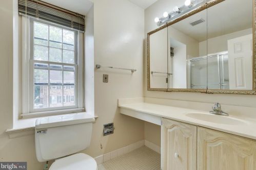 11352 Empire Ln, Rockville MD 20852-2870 exterior