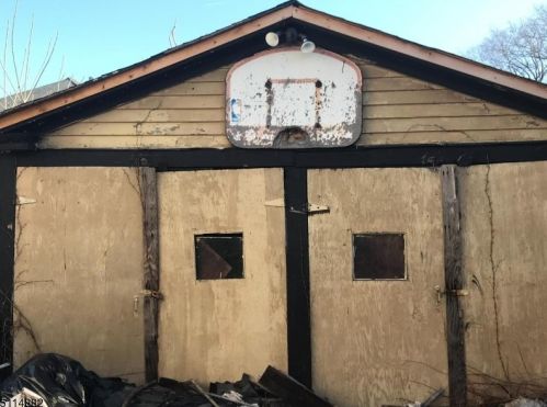 194 Wainwright St, Newark NJ 07112-1226 exterior