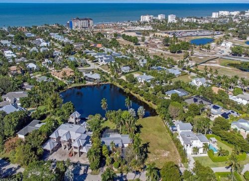 649 Bougainvillea Rd, Naples FL 34102-5545 exterior