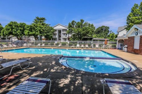 4596 Little Rock Rd, Saint Louis MO 63128-4704 exterior