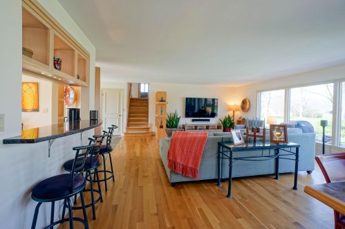 9355 Thrush Ln, Milwaukee WI 53217-1375 exterior