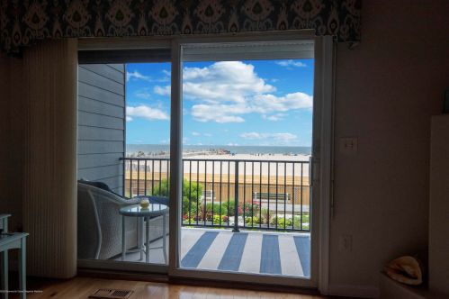 19 Harborhead Dr, Point Pleasant Beach NJ 08742-2681 exterior