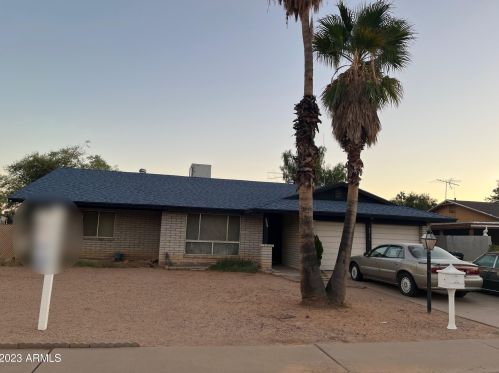 2905 Campo Bello Dr, Phoenix AZ 85032-2215 exterior