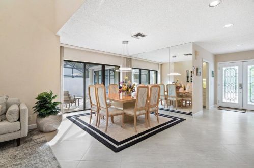 53 Hampshire Ln, Boynton Beach FL 33436-7414 exterior