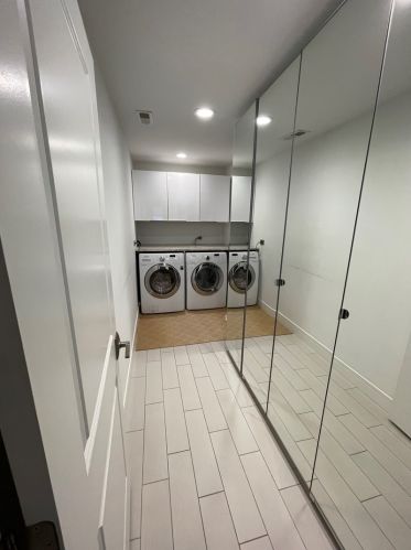 4826 Nashville Ave, Chicago IL 60656-4007 exterior