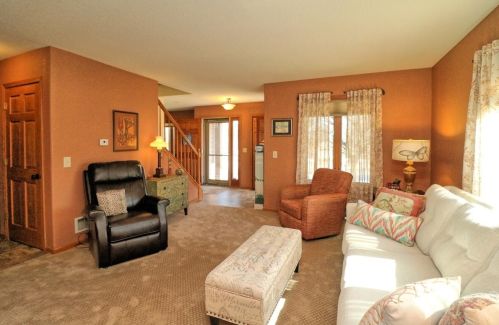 12393 Waterford Ave, Milwaukee WI 53235-4922 exterior