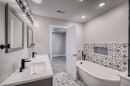 5527 Haddon Ave, Chicago IL  60651-2702 exterior