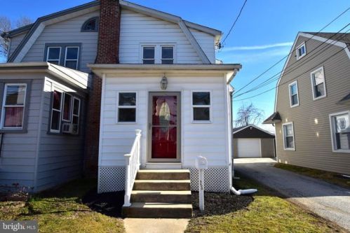 25 Ridgeway Ave, Manor, PA 19036-1923