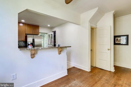 1801 Commonwealth Ave, Alexandria VA 22301-1403 exterior