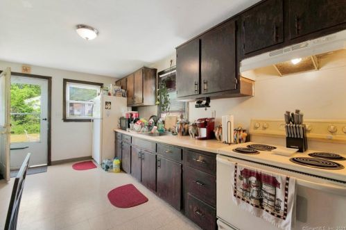 23 Horace St, Manchester CT 06040-6423 exterior