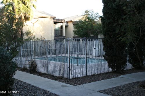 1620 Wilmot Rd, Tucson AZ 11110-4457 exterior