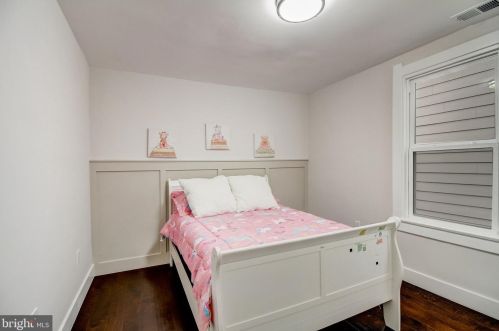 2911 17th St, Washington DC  20018-1825 exterior