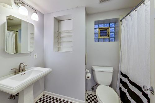 1633 Superior St, Chicago IL 60612-1110 exterior