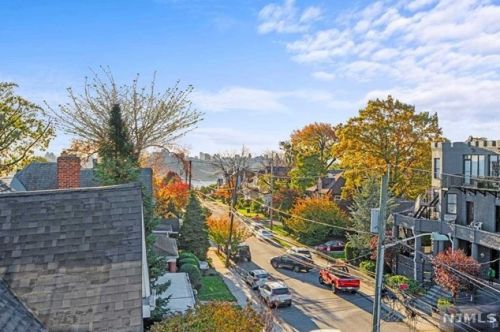 57 Lincoln Ave, Cliffside Park NJ 07010-1820 exterior