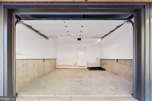 1352 19 St, Philadelphia PA 19146-4665 exterior