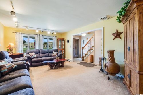 40 Kent Rd, Valley Stream NY 11580-3333 exterior