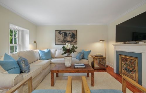 88 Kings Hwy, Westport CT 06880-2422 exterior