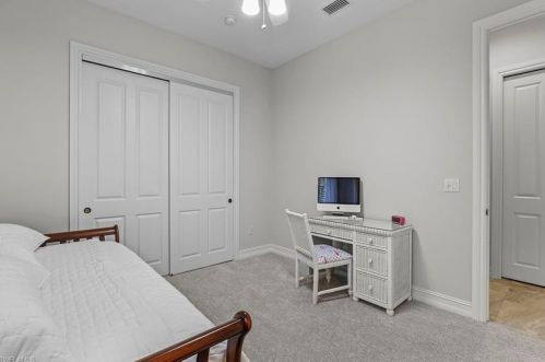 8935 Shenendoah Cir, Naples FL 34113-1661 exterior