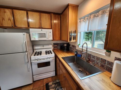 37200 Glenoaks Rd, Temecula CA 92592-8534 exterior