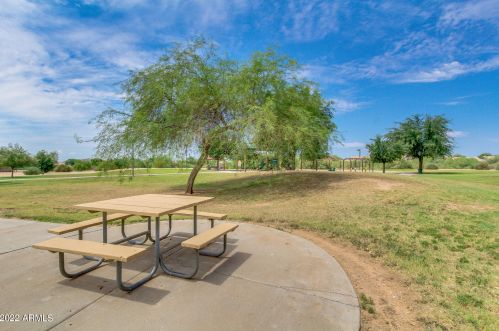 4564 Chisum Trl, Phoenix AZ  85050-8525 exterior