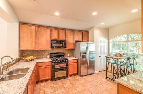 9601 Castle Pines Dr, Austin TX  78717-3856 exterior