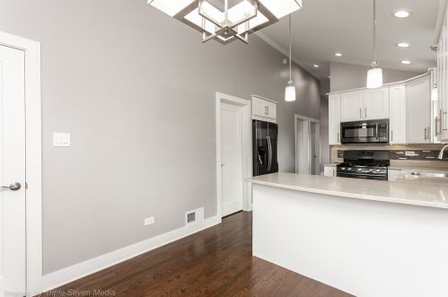 6322 Oak Park Ave, Chicago IL 60638-4018 exterior