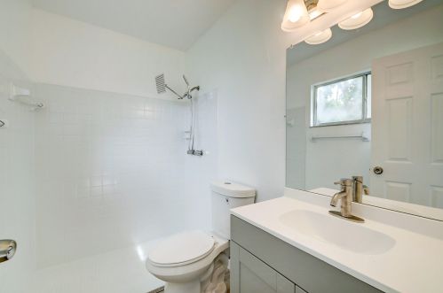 1925 Redwing Cir, Fort Pierce FL 34952-8834 exterior