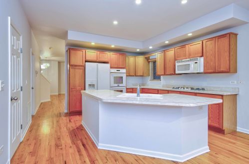 1209 33rd St, Chicago IL 60608-6322 exterior