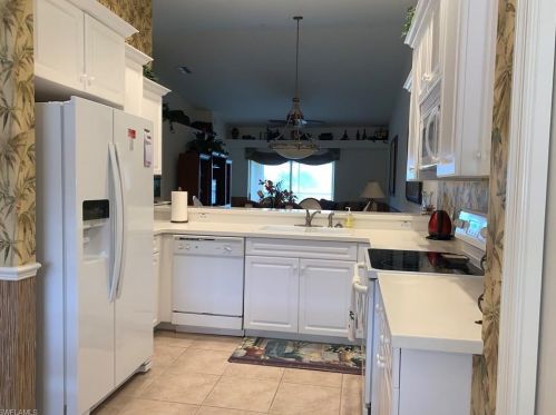 2770 Cypress Trace Cir, Naples, FL 34119-8566