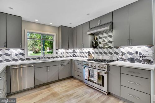 3000 Wessynton Way, Alexandria VA 22309-2225 exterior