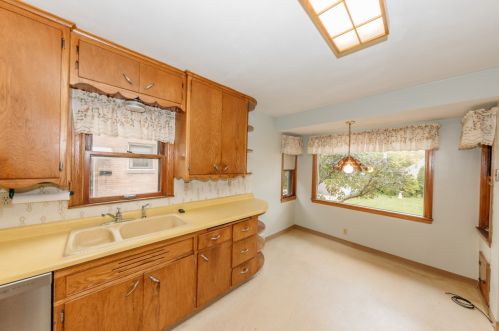 3716 Ohio Ave, Milwaukee WI 53207-2747 exterior